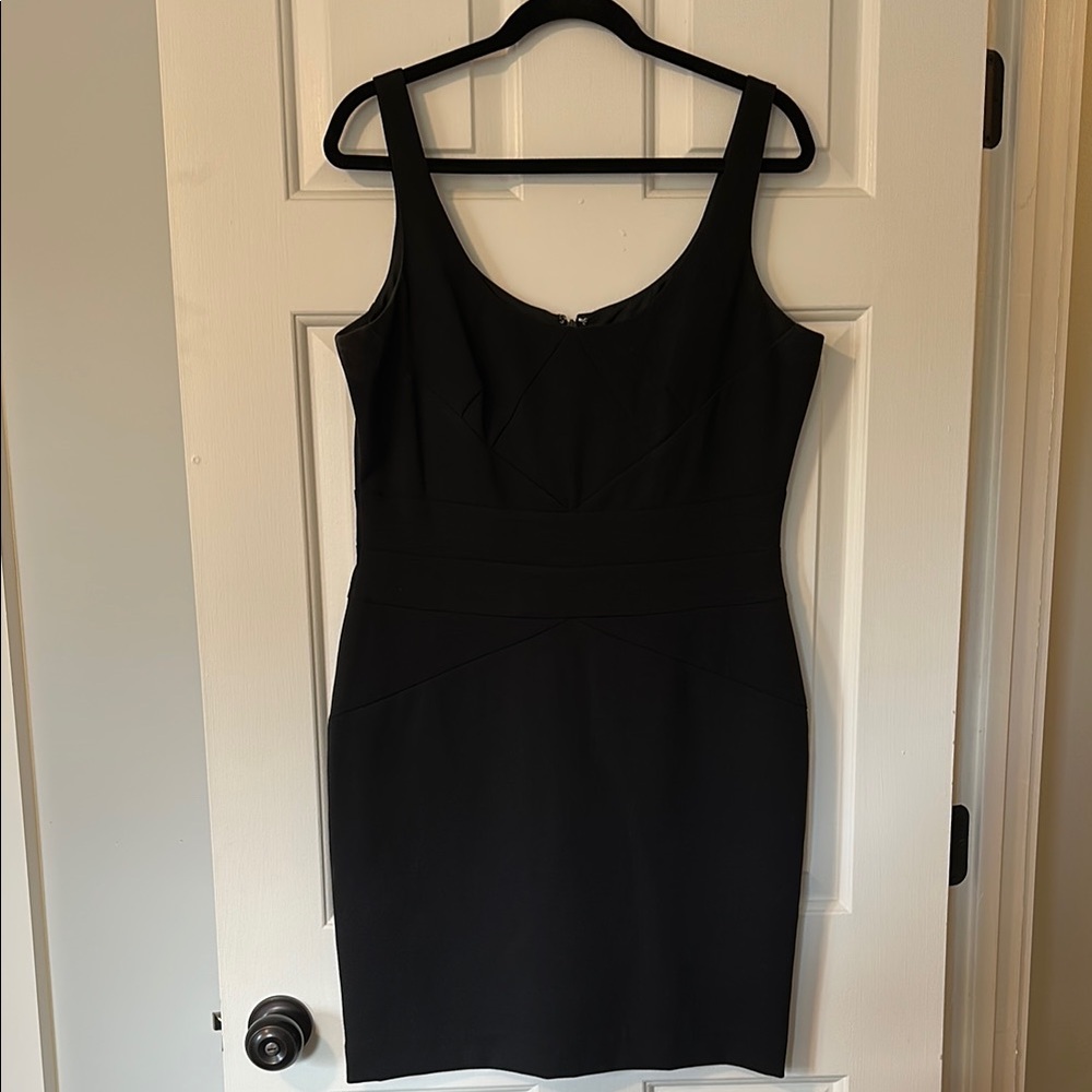 Michael by Michael Kors fitted Black cocktail Dress, size 10.